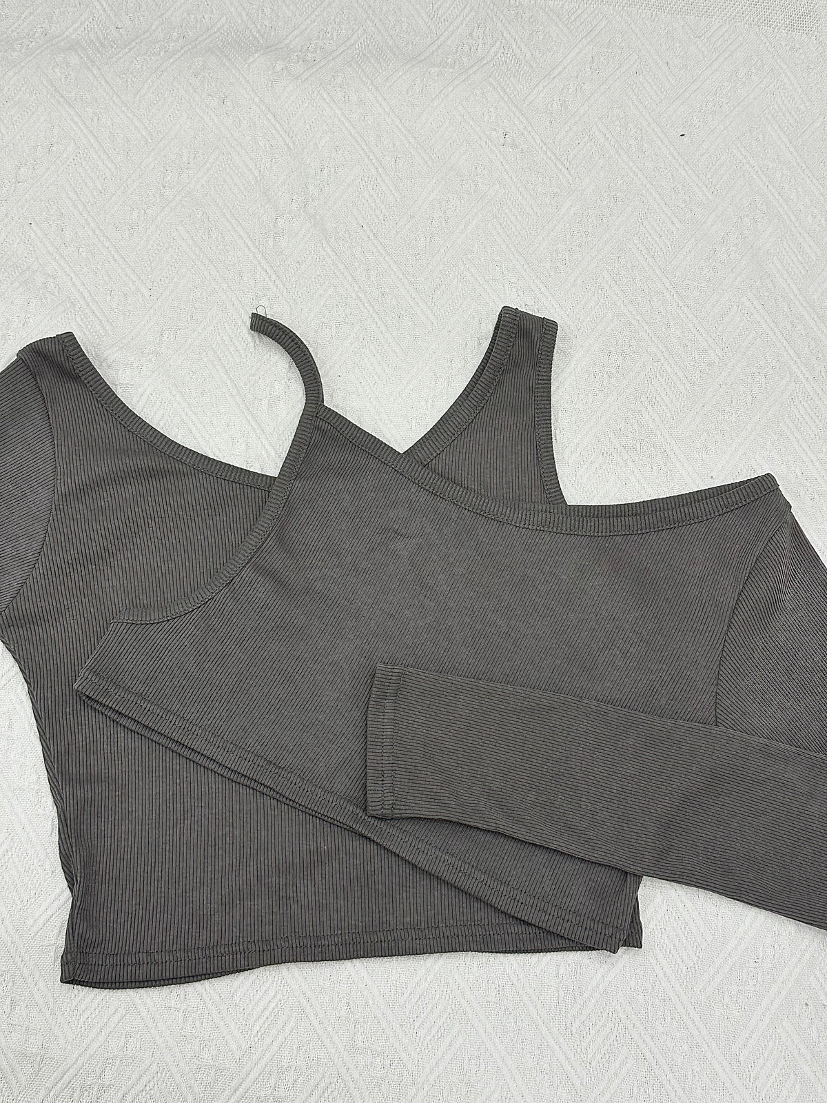 Two-piece one-shoulder corrugated long sleeves